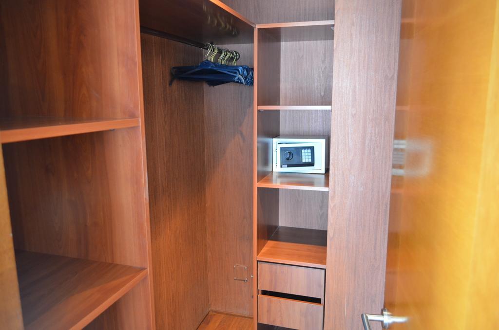 Apartamentos Capital سانتياغو الغرفة الصورة